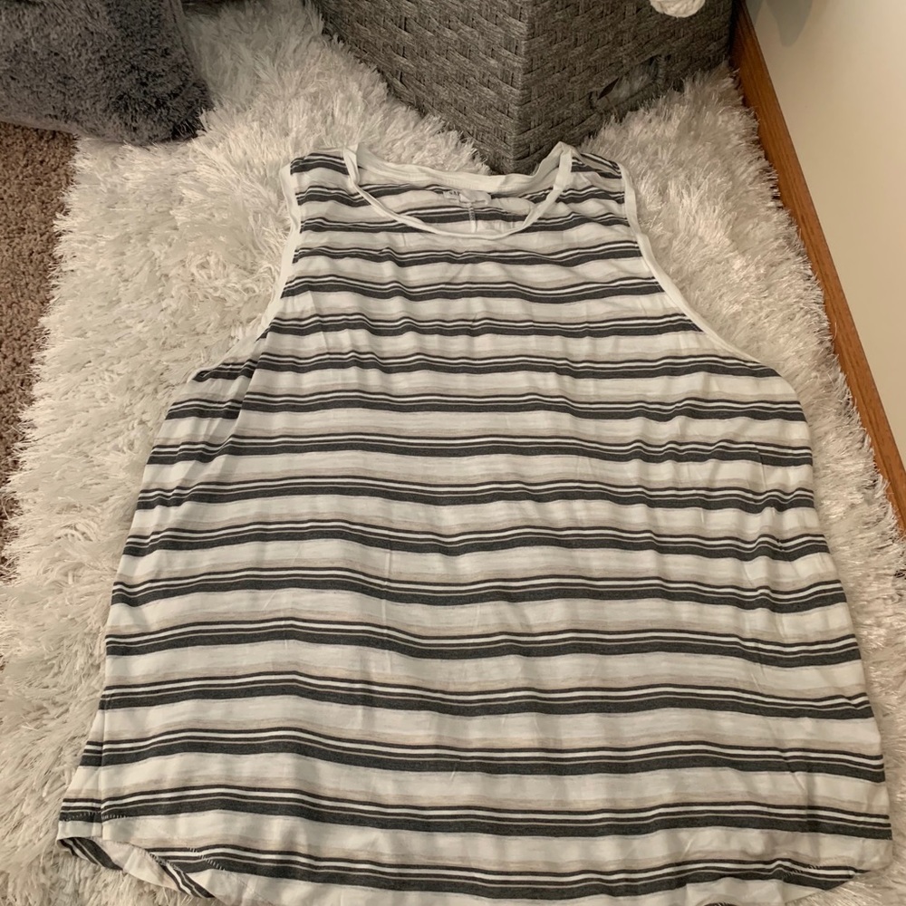 Gap summer shirt